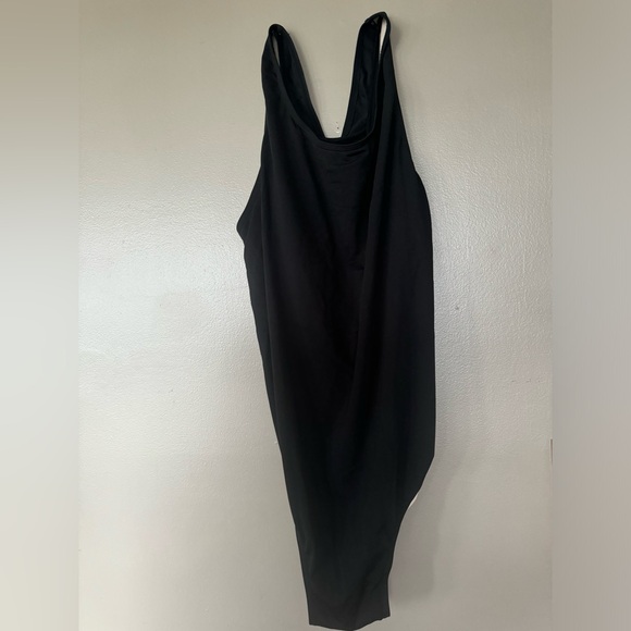 EUC Ocean Women’s Size 44 / 18 / XL Swim Bathing Suit Black Stretchy One Piece - Picture 4 of 10